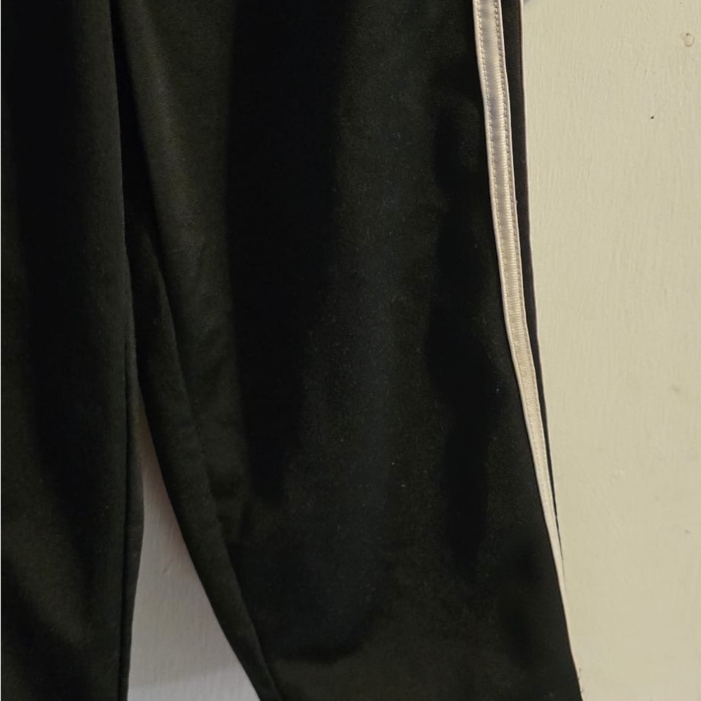 Adidas Black and White Athletic Tracksuit - Picture 14 of 16